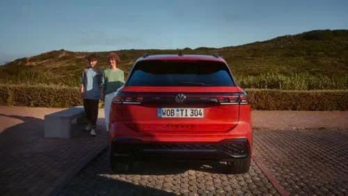 volkswagen-tiguan-duoi-xe